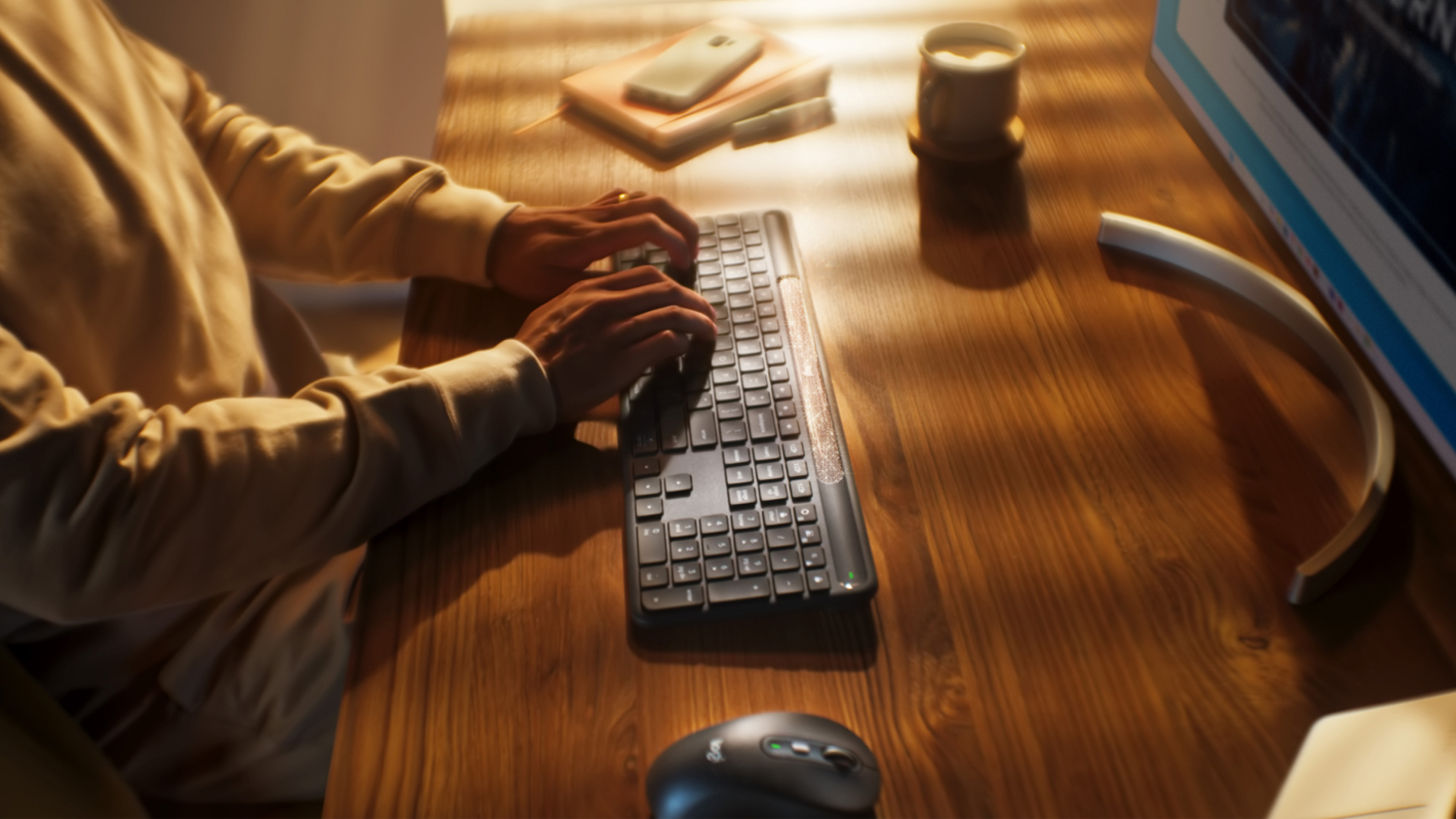 Signature Slim Solar+ wireless keyboard K980
